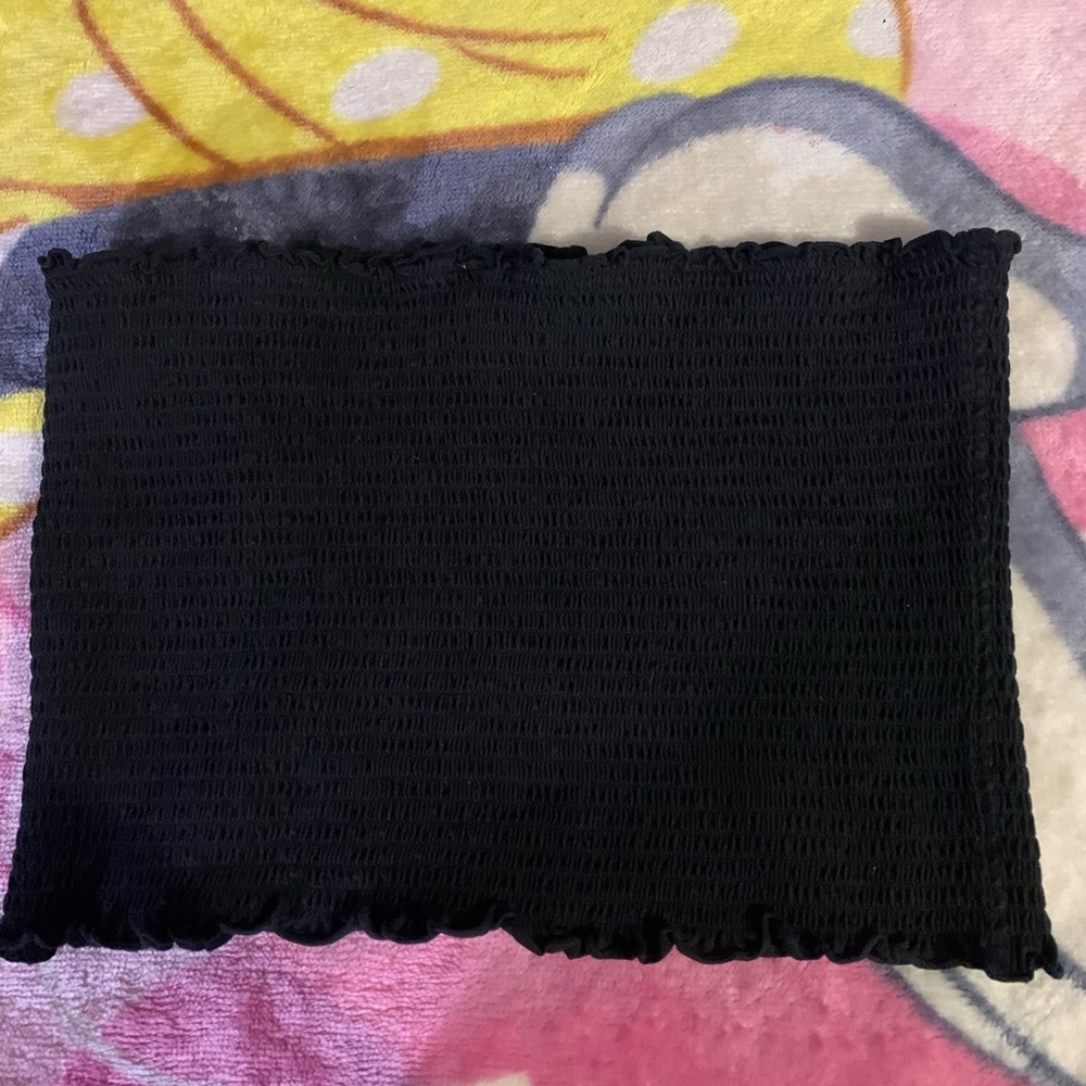 H&M black crop top